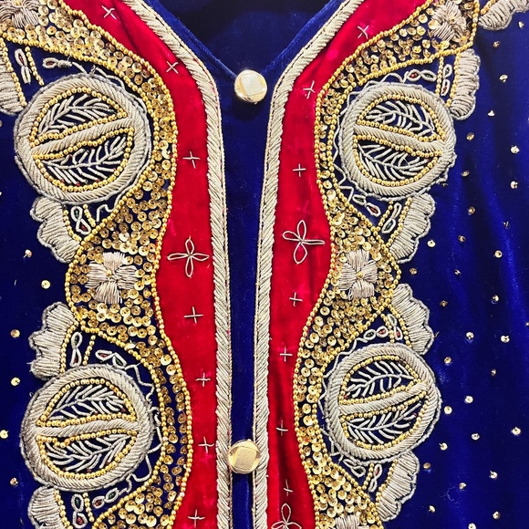 Velvet embroidered dress wear or costume - Picture 2 of 10